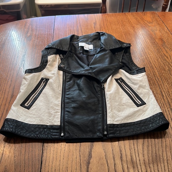 Bar III Faux Leather And  Linen Vest With Zipper Closure Size L - Picture 6 of 8